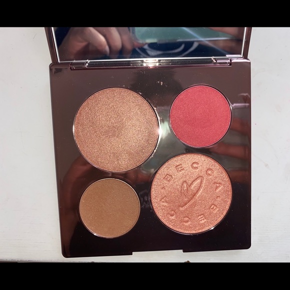 becca x chrissy teigen glow face palette - Picture 2 of 4